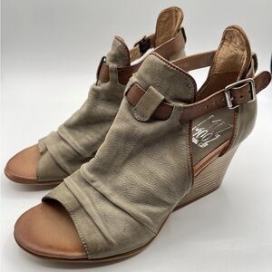 Miz Mooz Leather Wedge Sandals Kismet Khaki/green -Size US 9.5 -10- EU 41